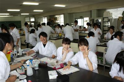 臨床検査技師養成科 臨床化学実習 75gogtt 新潟県北里大学保健衛生専門学院の学院ブログ